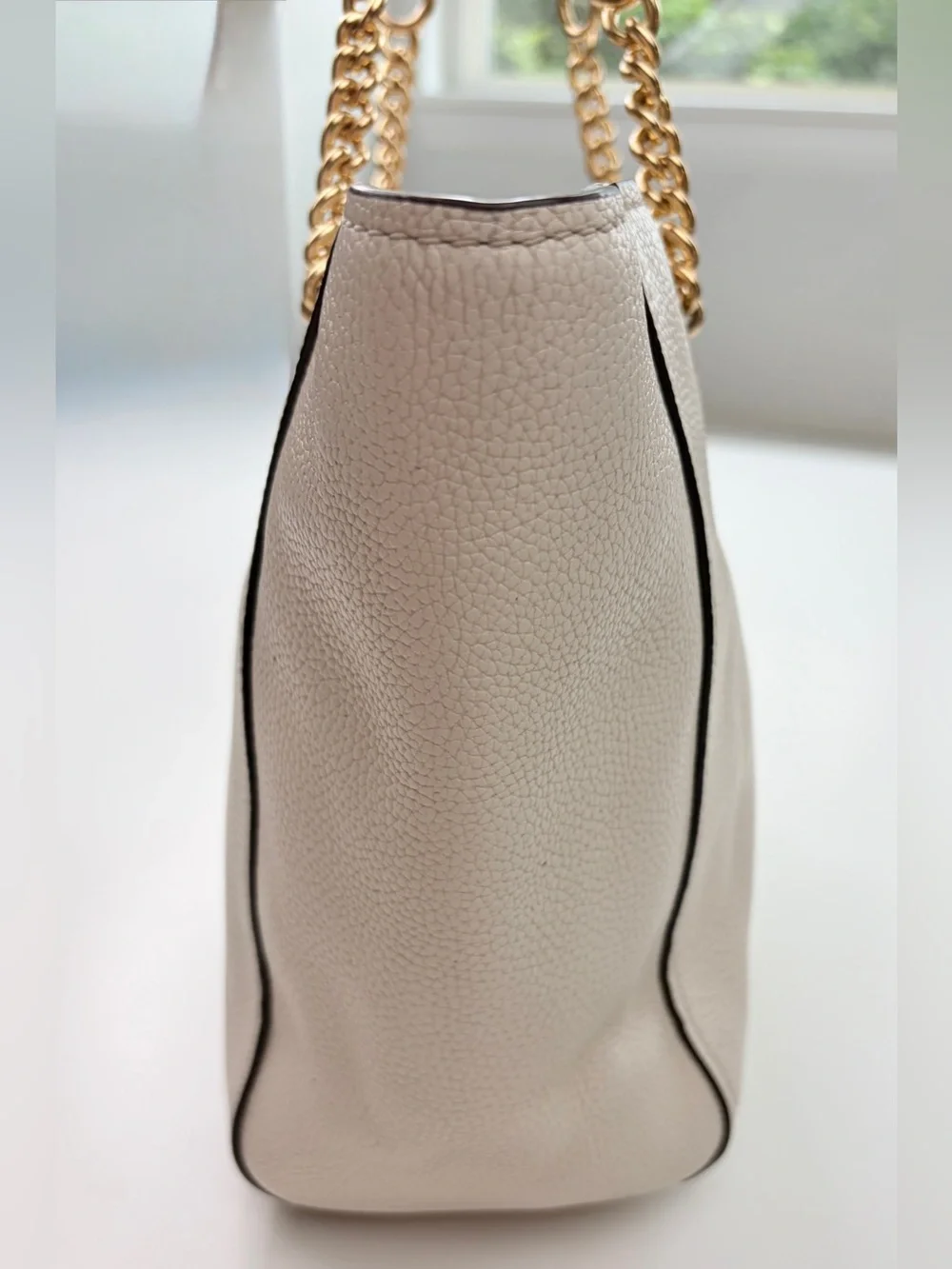 Coach Turnlock Chain Tote 27 GUC Cream/Chalk Gold
